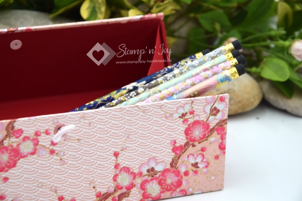 Dreiecks-Klappschachtel ca. 22,0x7,3x7,3cm (Size M) | Einband Japanpapier Chiyogami Kirschblüten floral | rosa/pink rot | Art. Nr. 97040313